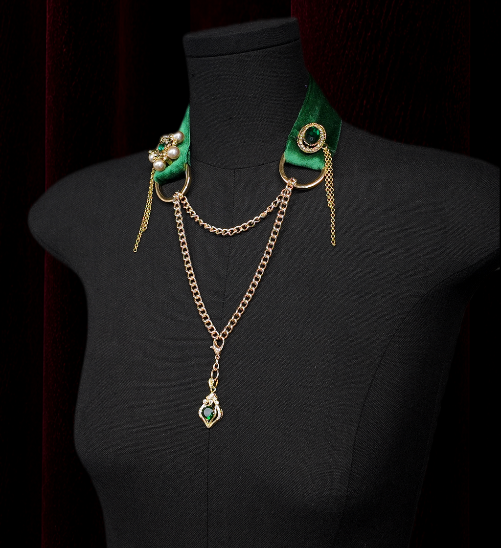 Green Velvet Pendant Choker Set | Limited Edition