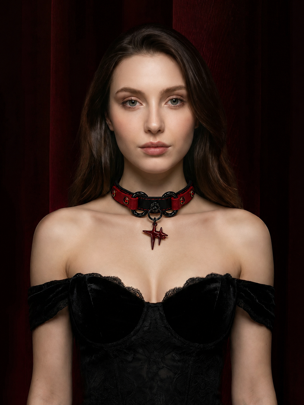 Dark Contrast Leather Star Choker
